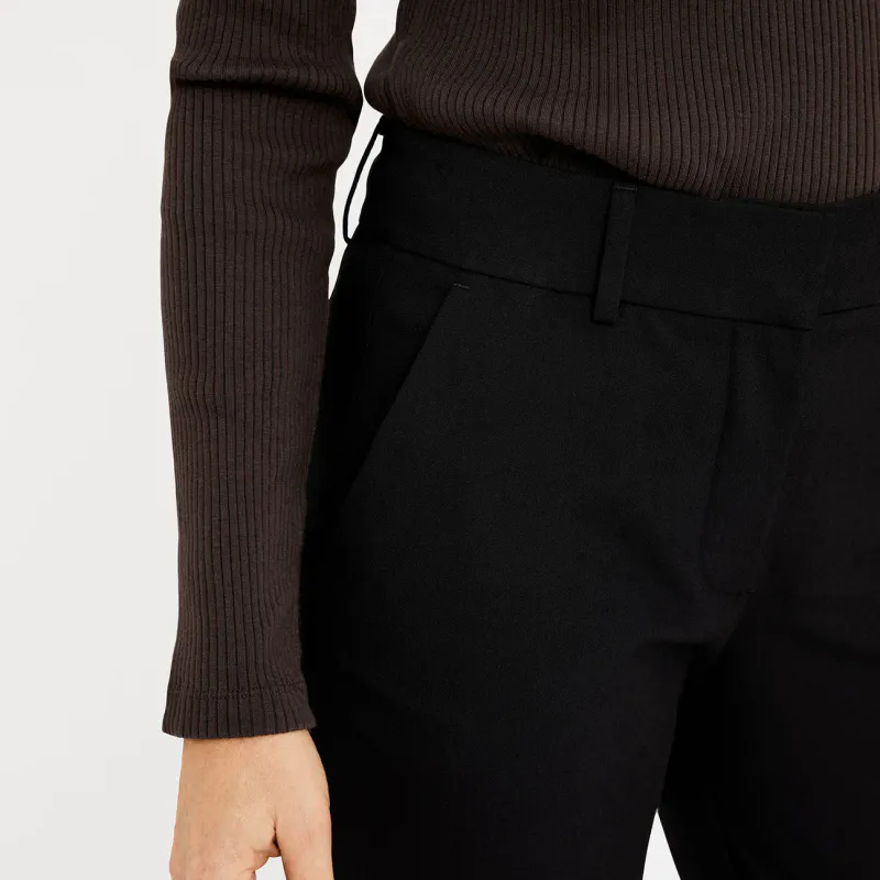 Clara 285 Black