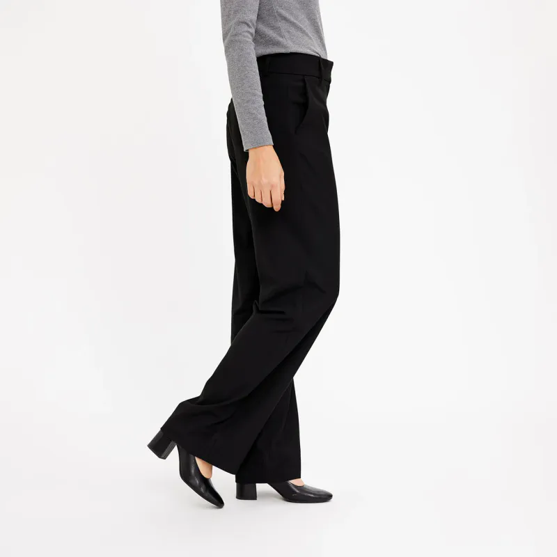 Dena 285 Black