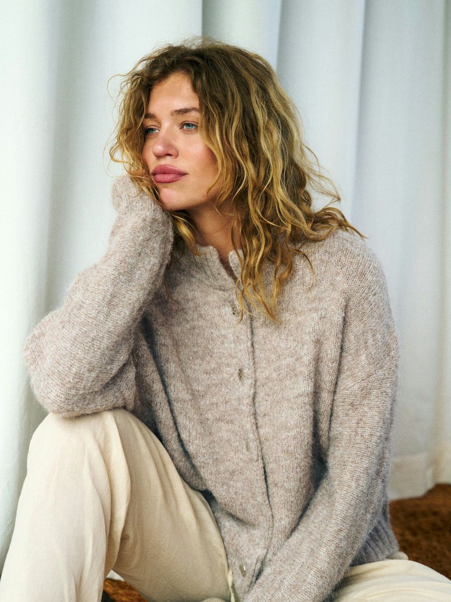 Taura FLuffy Knit Cardigan Beige